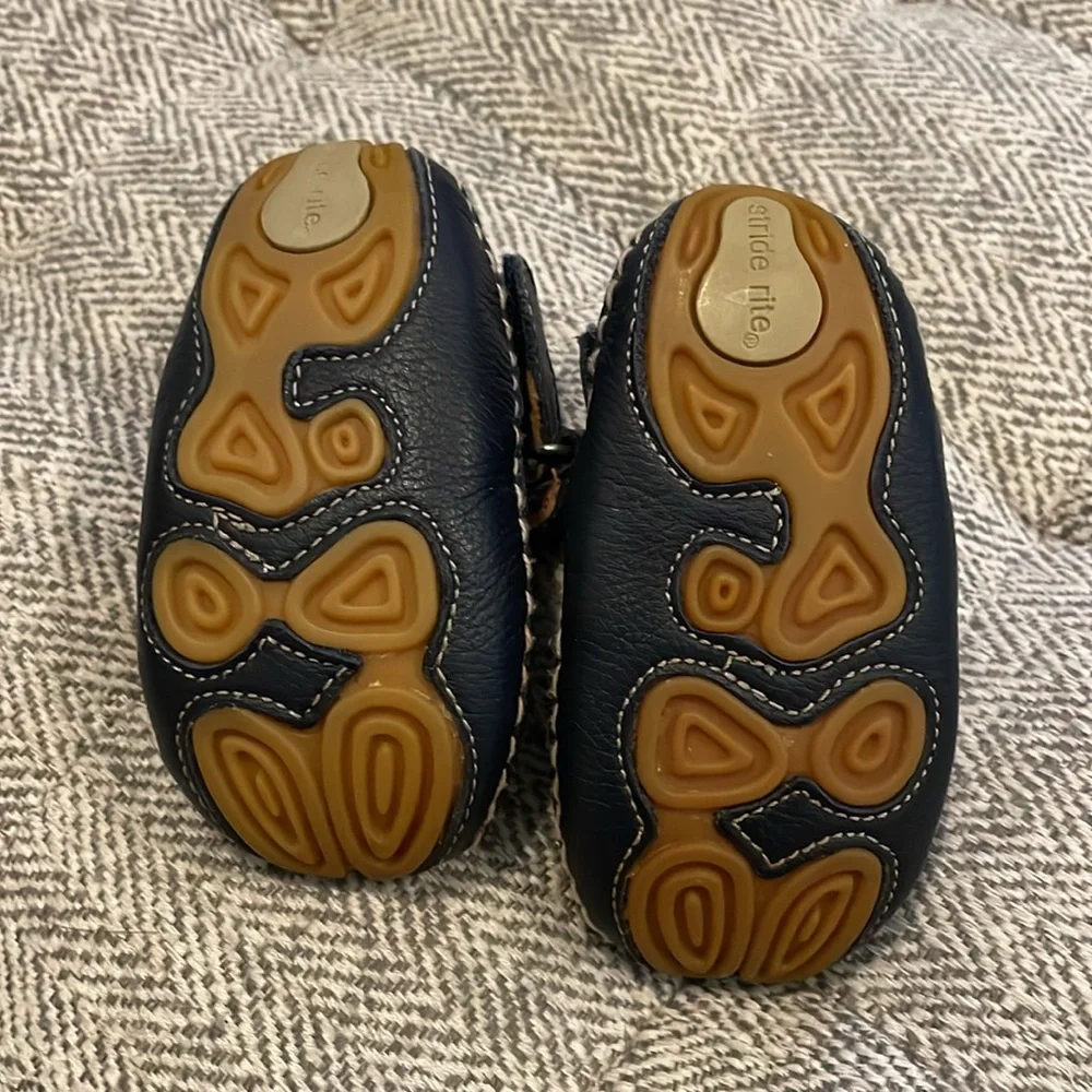 Stride Rite Lil Skip size 2M color is dark navy